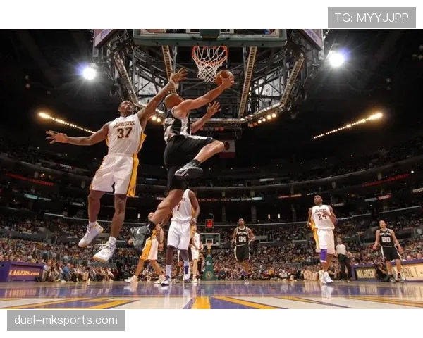 NBA防守三秒规则详解：如何判断球员在禁区内停留超时？