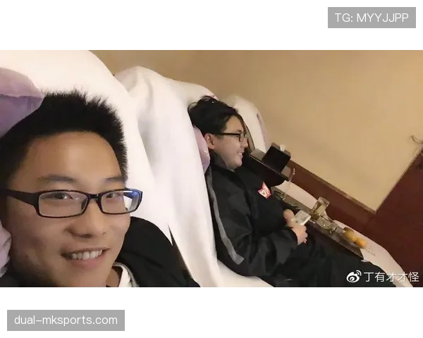 贝林厄姆这训练完直接去夜店的节奏，自律和放纵之间拿捏得也太随意了吧